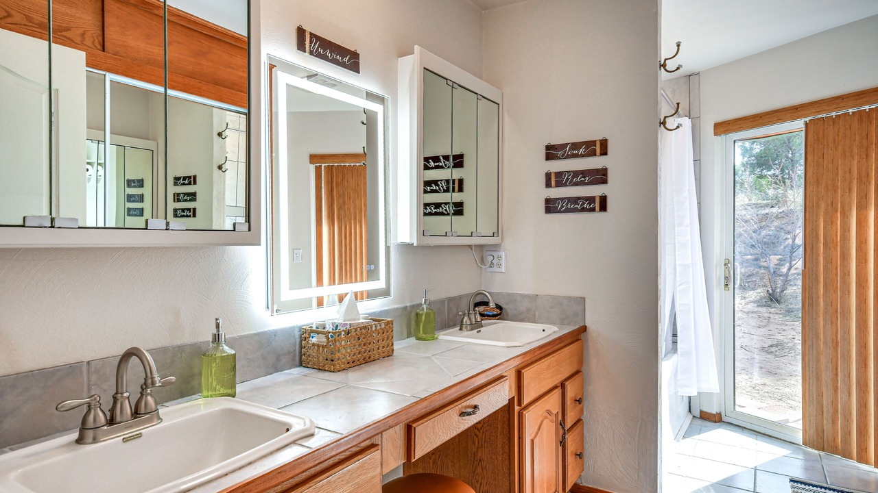 Photo of Bathroom in Palisades