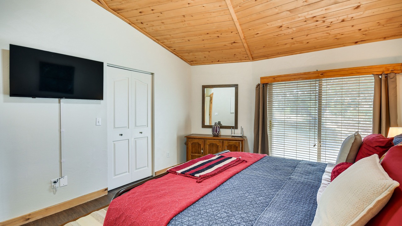 Photo of Bedroom in Palisades