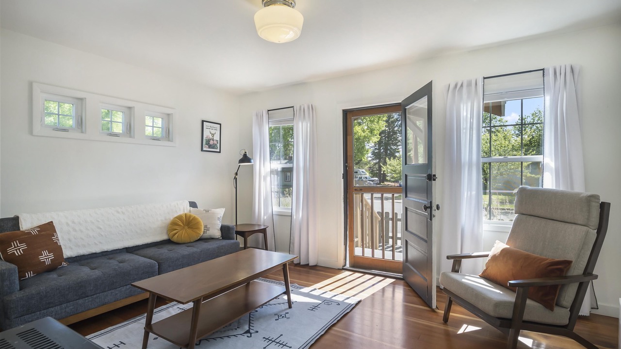 Photo of Livingroom in Old Bend