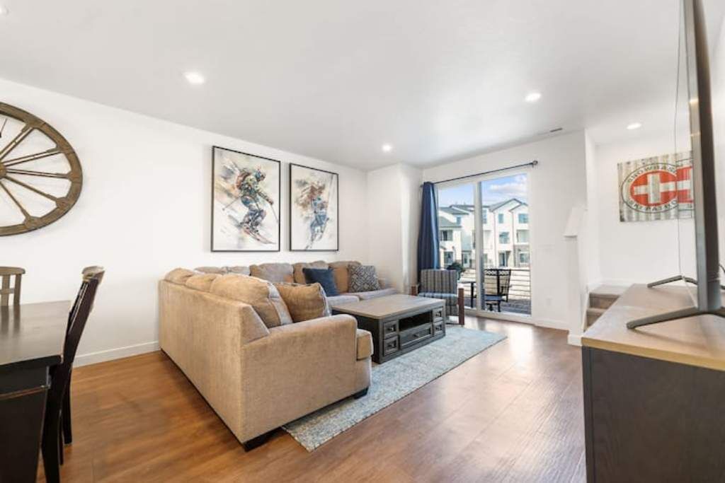 Photo of Livingroom in Mountain Green