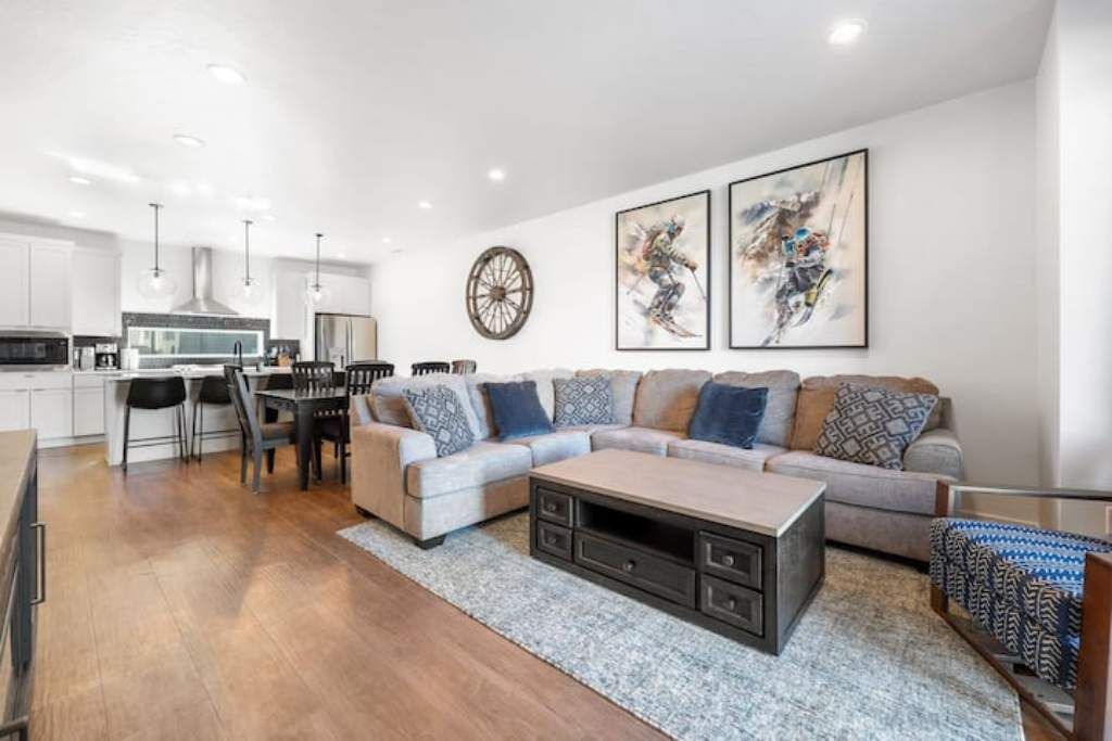 Photo of Livingroom in Mountain Green