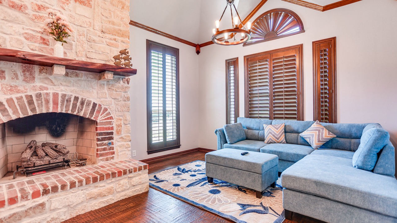 Photo of Livingroom in Weston