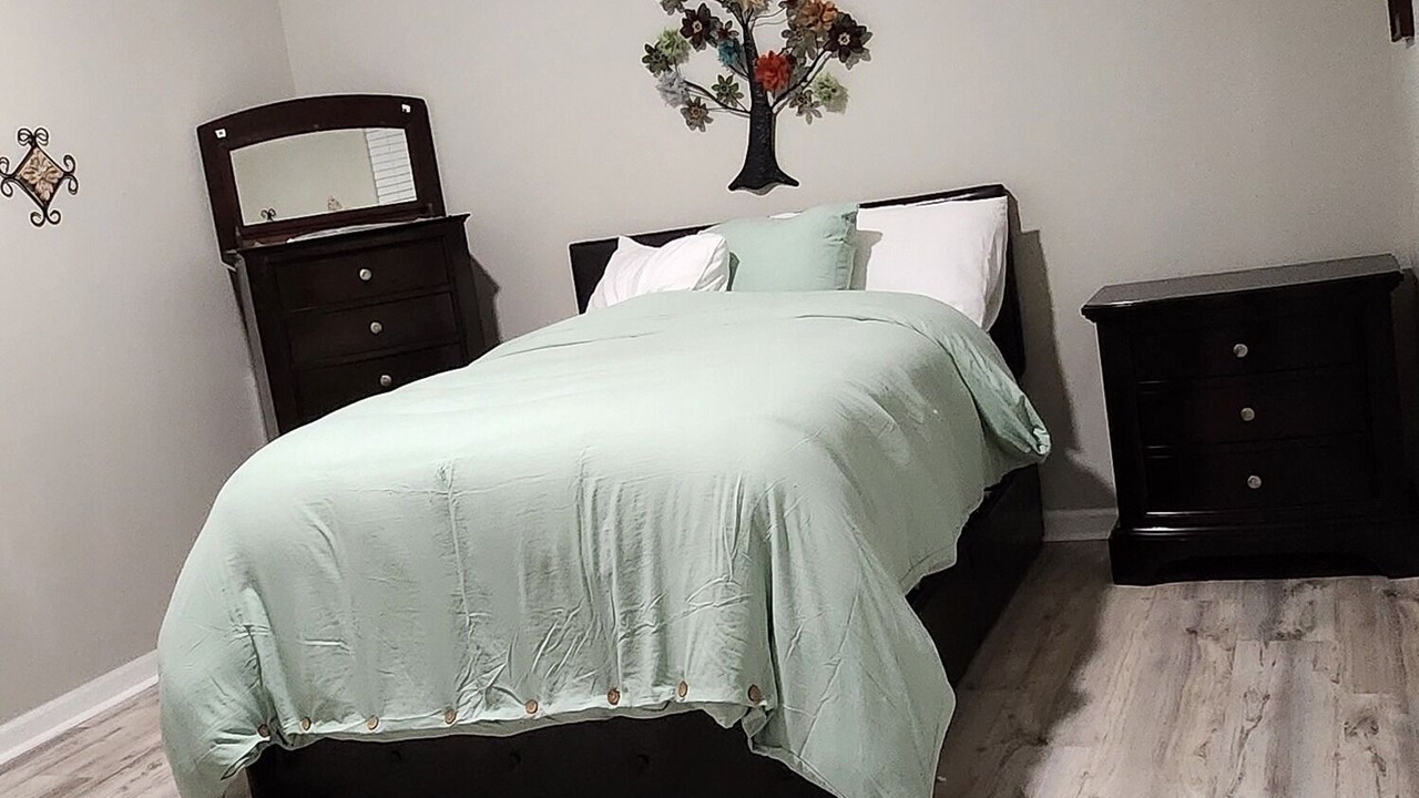Photo of Bedroom in Lovejoy
