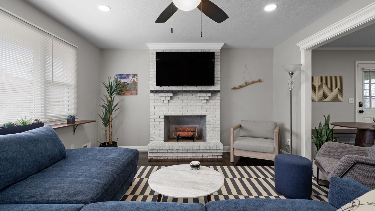 Photo of Livingroom in Northeast Kansas City