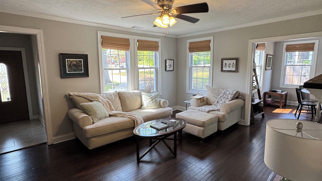Photo of Livingroom in Pendleton King
