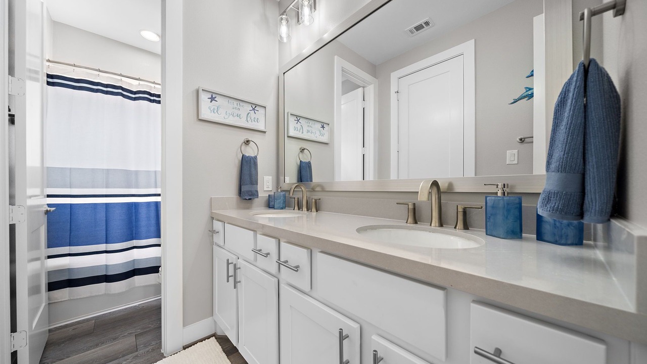 Photo of Bathroom in Jamaica Beach