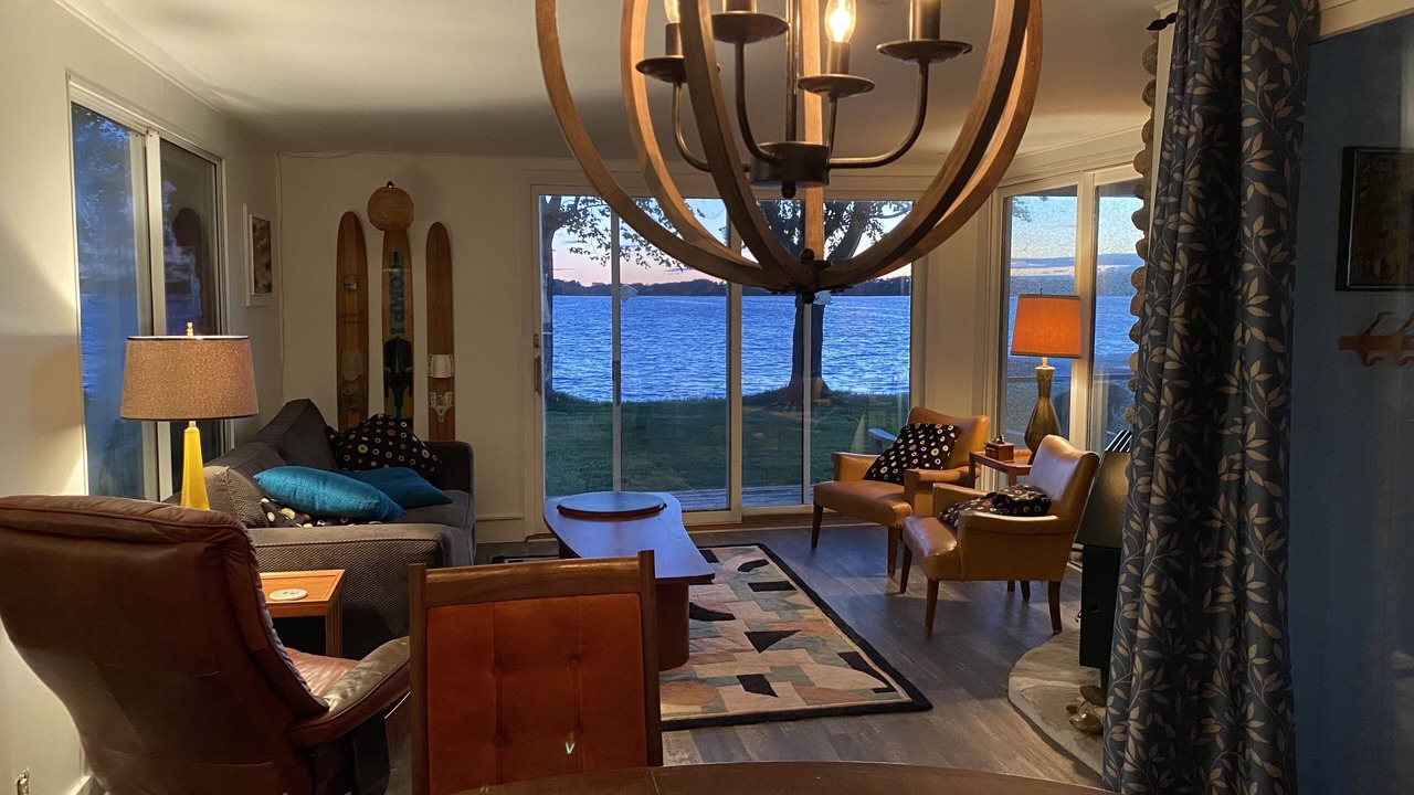 Photo of Livingroom in Wolfe Island