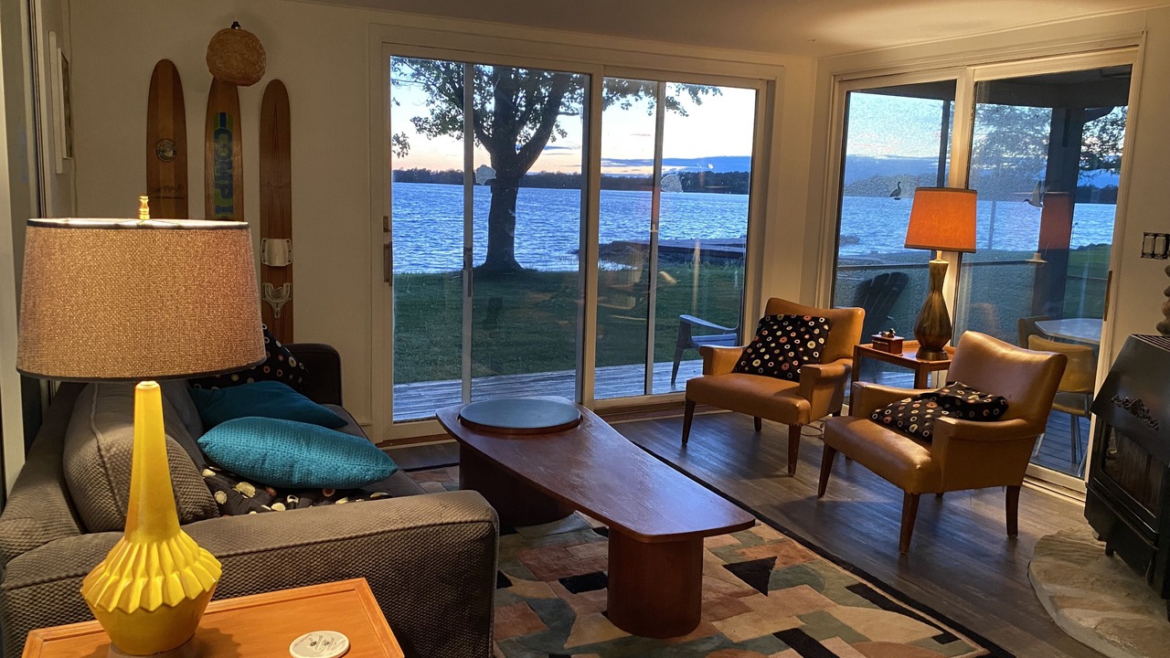 Photo of Livingroom in Wolfe Island