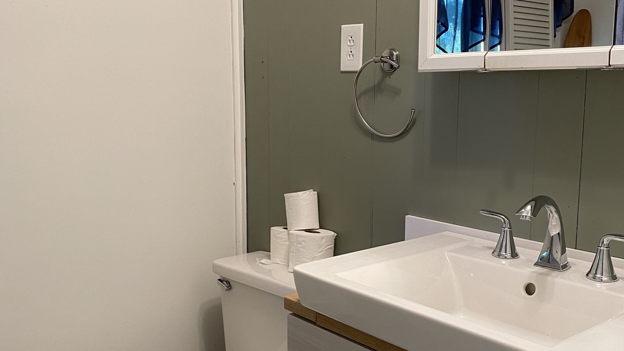 Photo of Bathroom in Wolfe Island