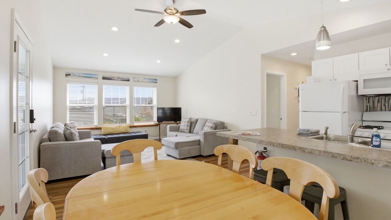 Photo of Livingroom in Town of Richmond