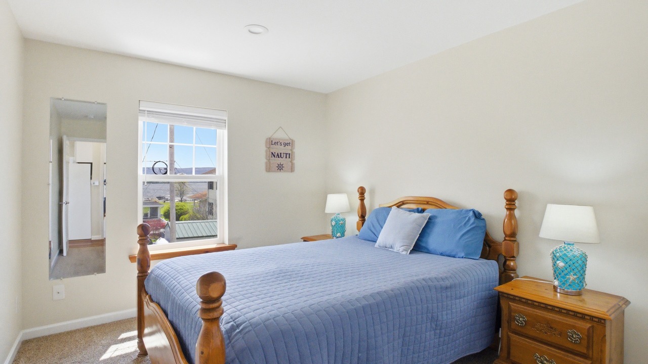 Photo of Bedroom in Town of Richmond
