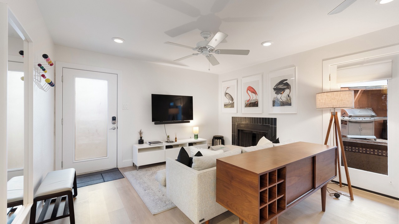 Photo of Livingroom in Civic District