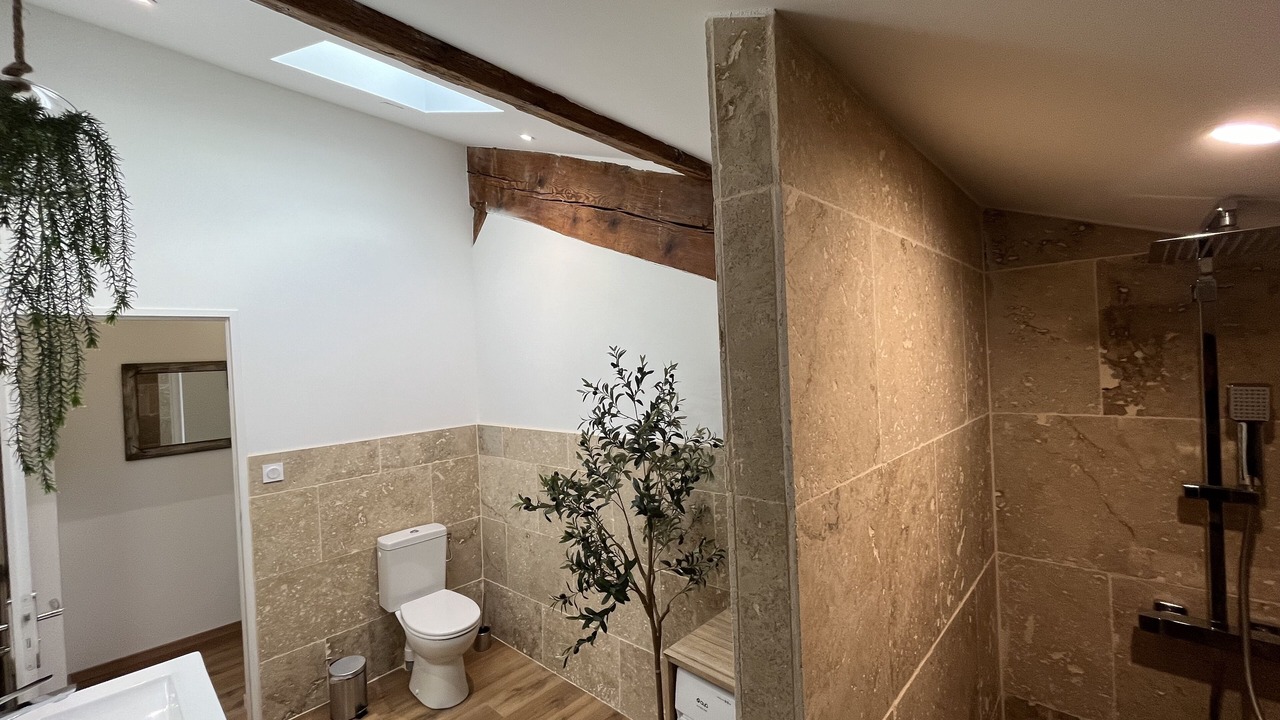 Photo of Bathroom in Le Somail