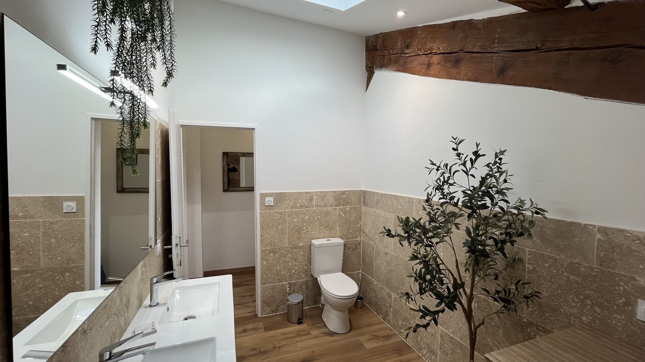 Photo of Bathroom in Le Somail