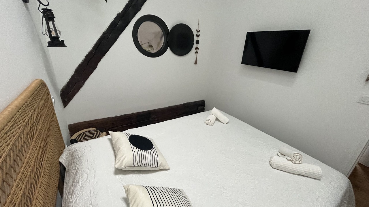 Photo of Bedroom in Le Somail