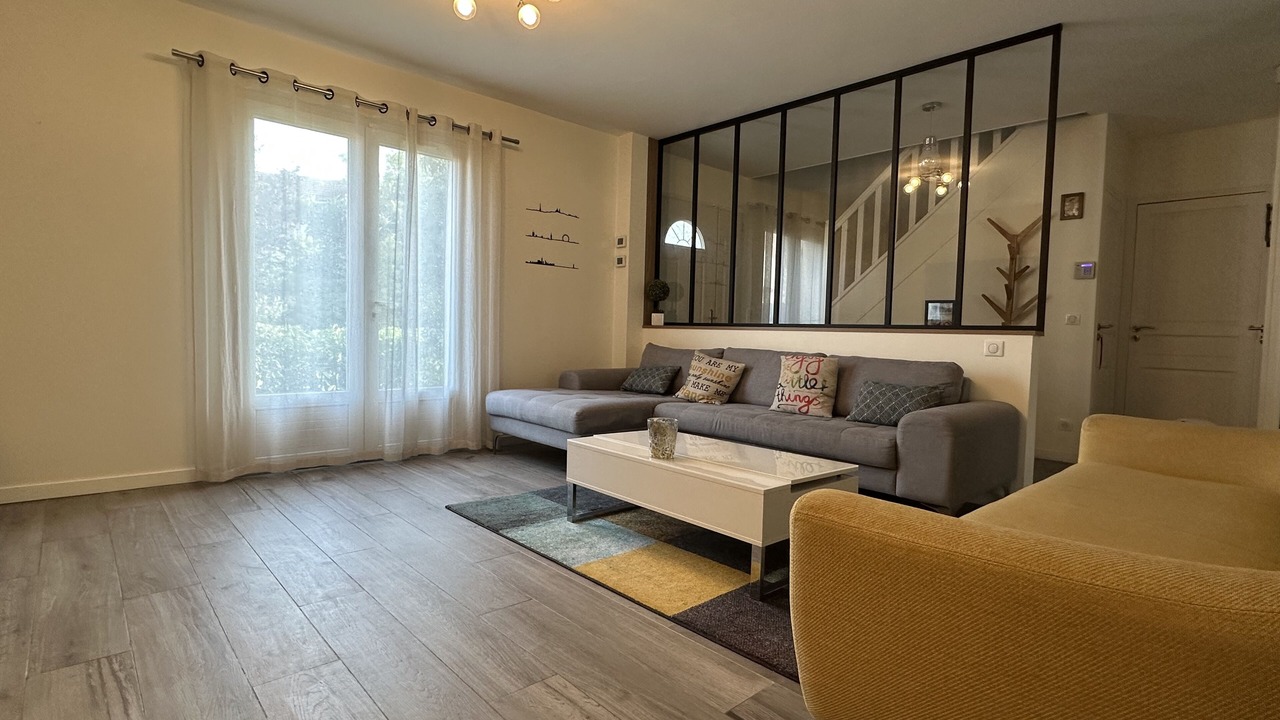 Photo of Livingroom in Le Plessis-Robinson