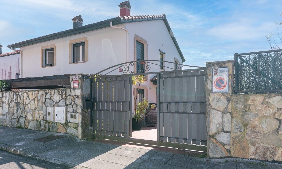Photo of Outdoor in Argonos