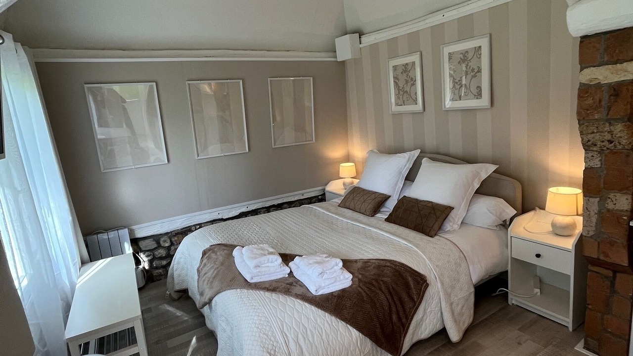 Photo of Bedroom in Manneville-la-Raoult