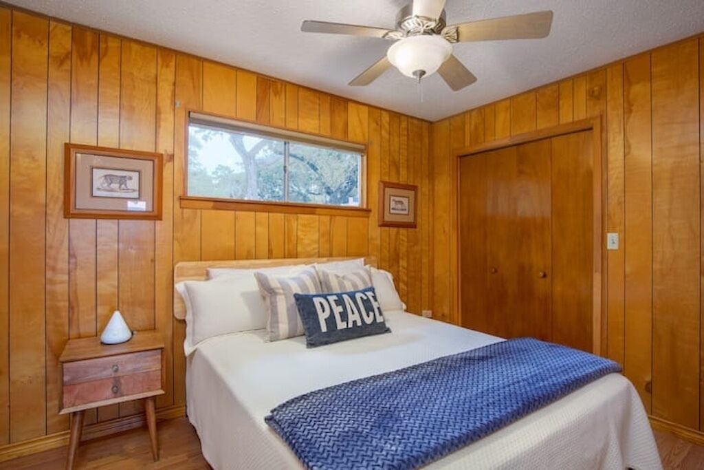 Photo of Bedroom in Canyon Lake