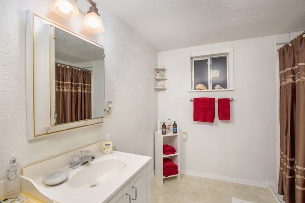 Photo of Bathroom in Canyon Lake