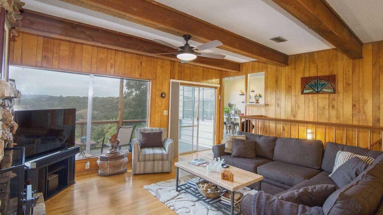 Photo of Livingroom in Canyon Lake