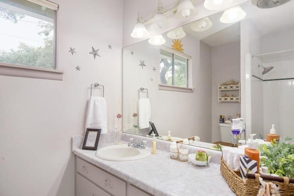 Photo of Bathroom in Canyon Lake