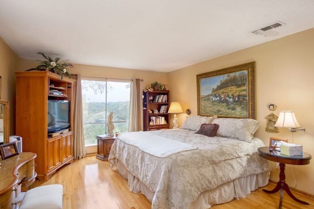 Photo of Bedroom in Canyon Lake