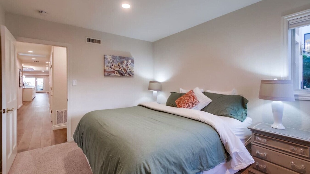 Photo of Bedroom in Sunset Cliffs