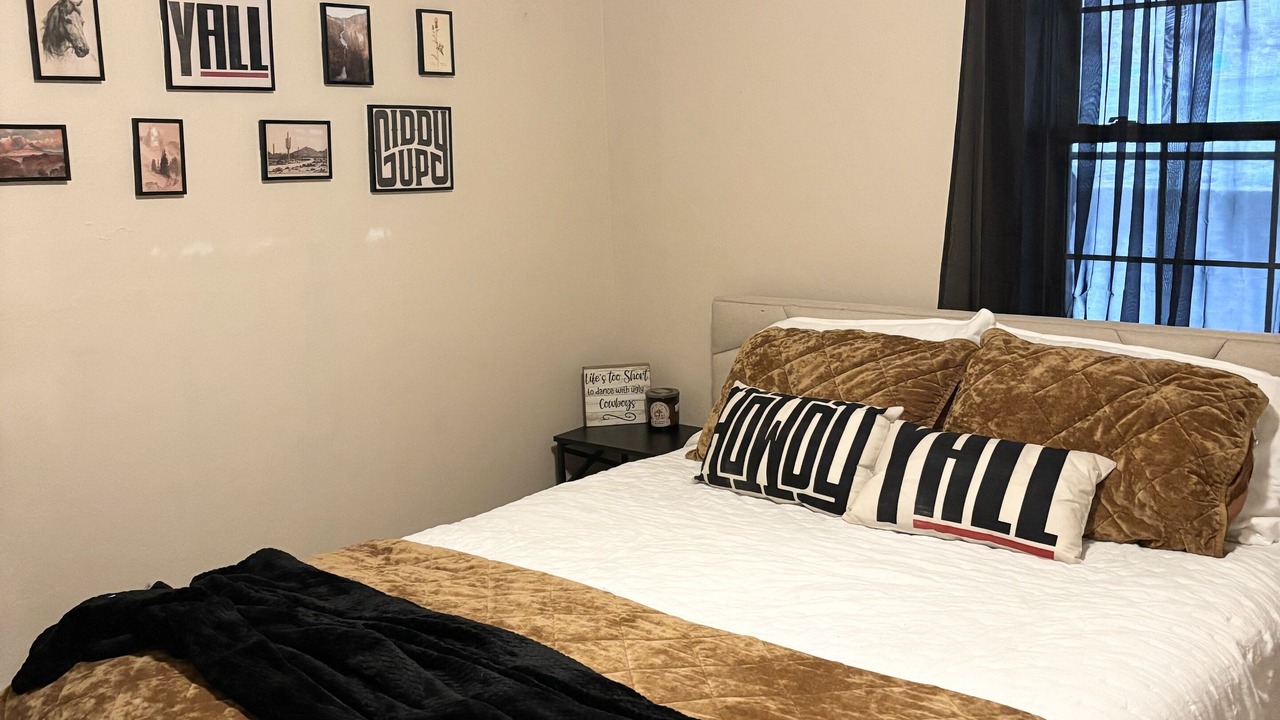 Photo of Bedroom in Yukon