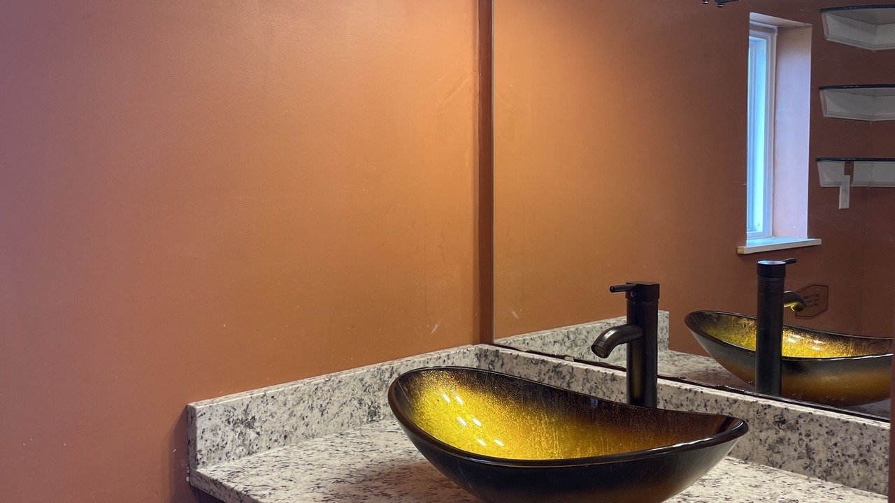 Photo of Bathroom in Leadwood