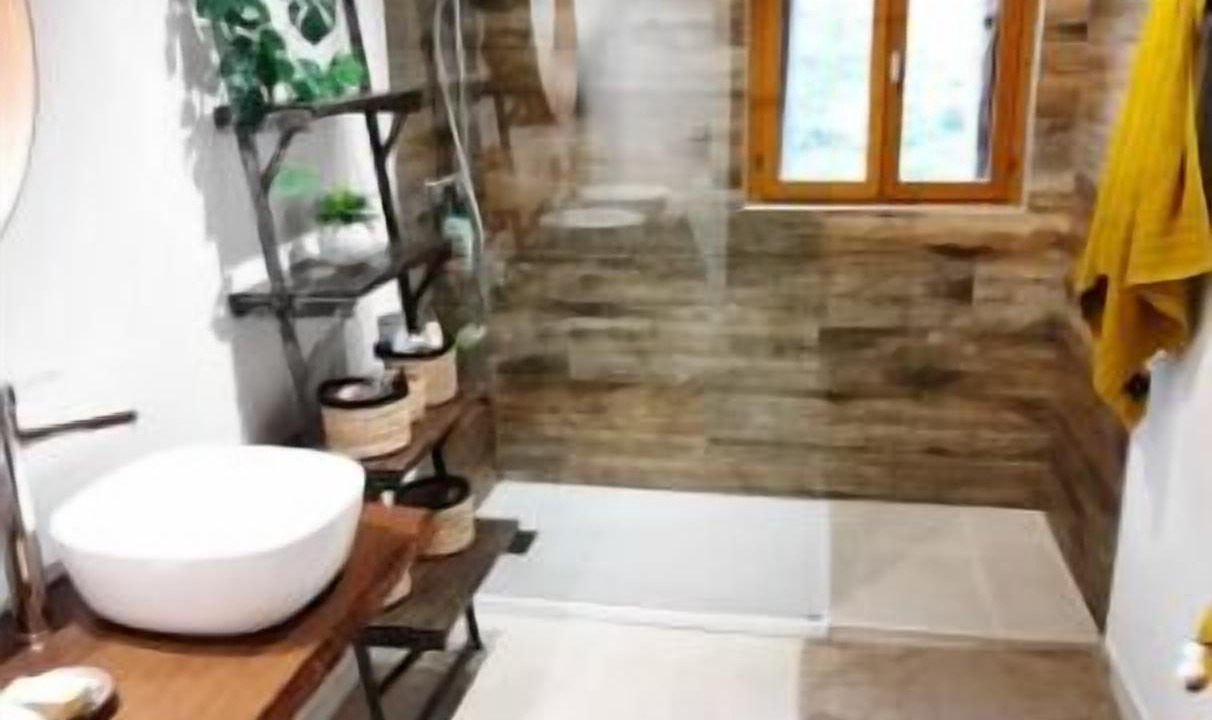 Photo of Bathroom in Vailly