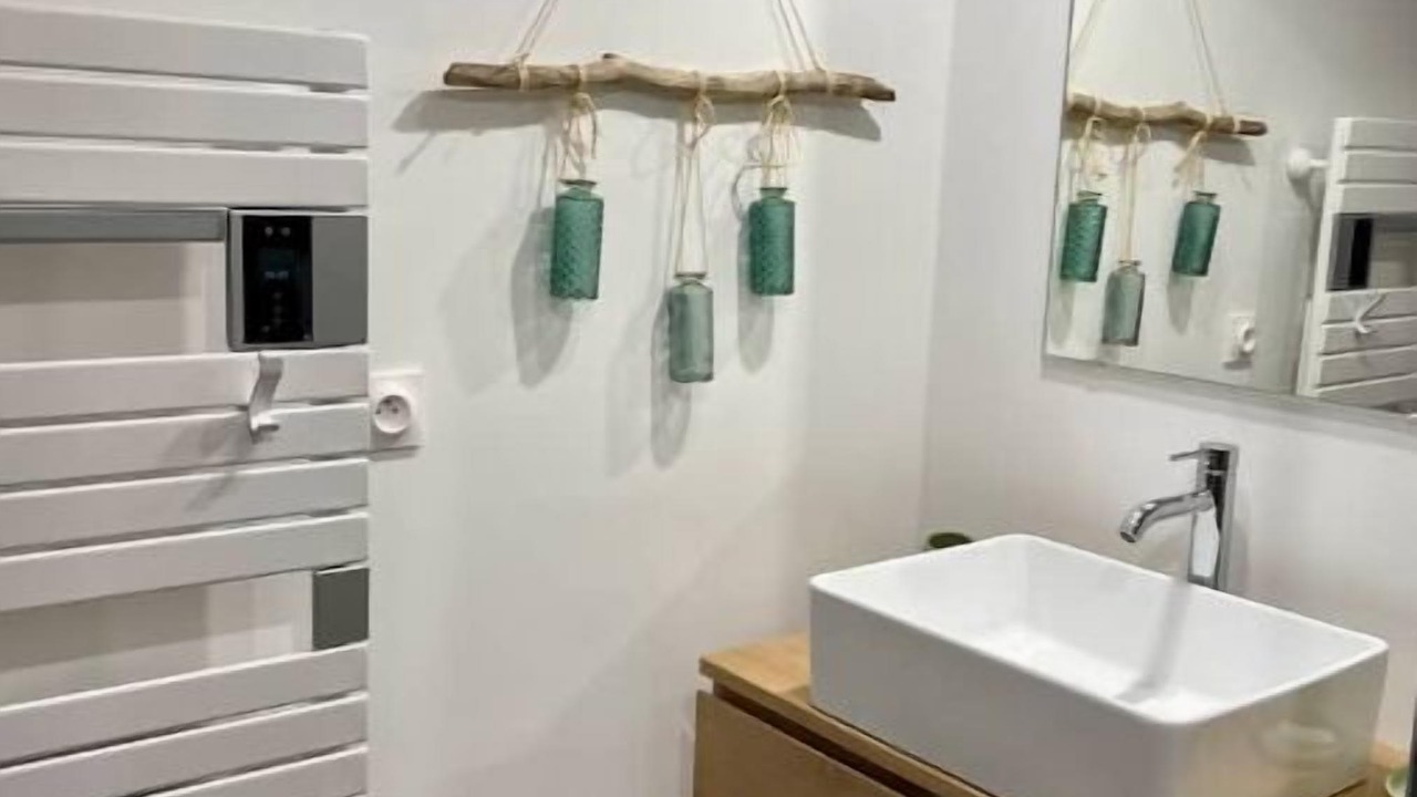 Photo of Bathroom in Vailly