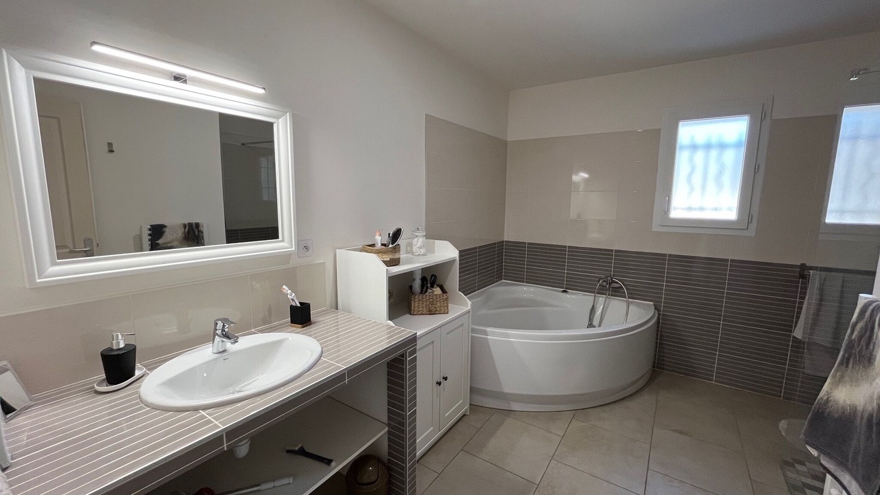 Photo of Bathroom in Issirac