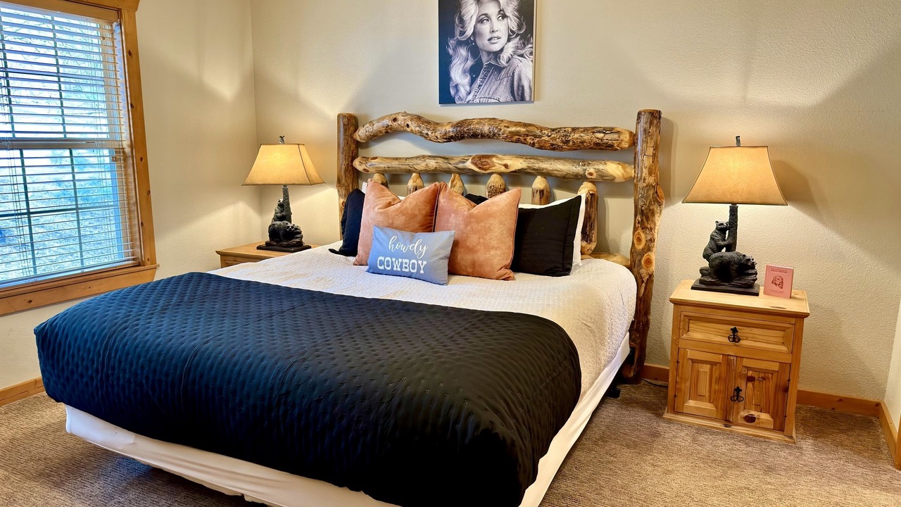 Photo of Bedroom in Reeds Spring