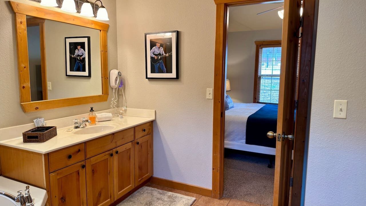 Photo of Bedroom in Reeds Spring