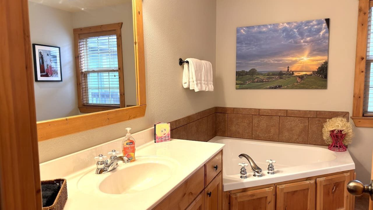 Photo of Bathroom in Reeds Spring