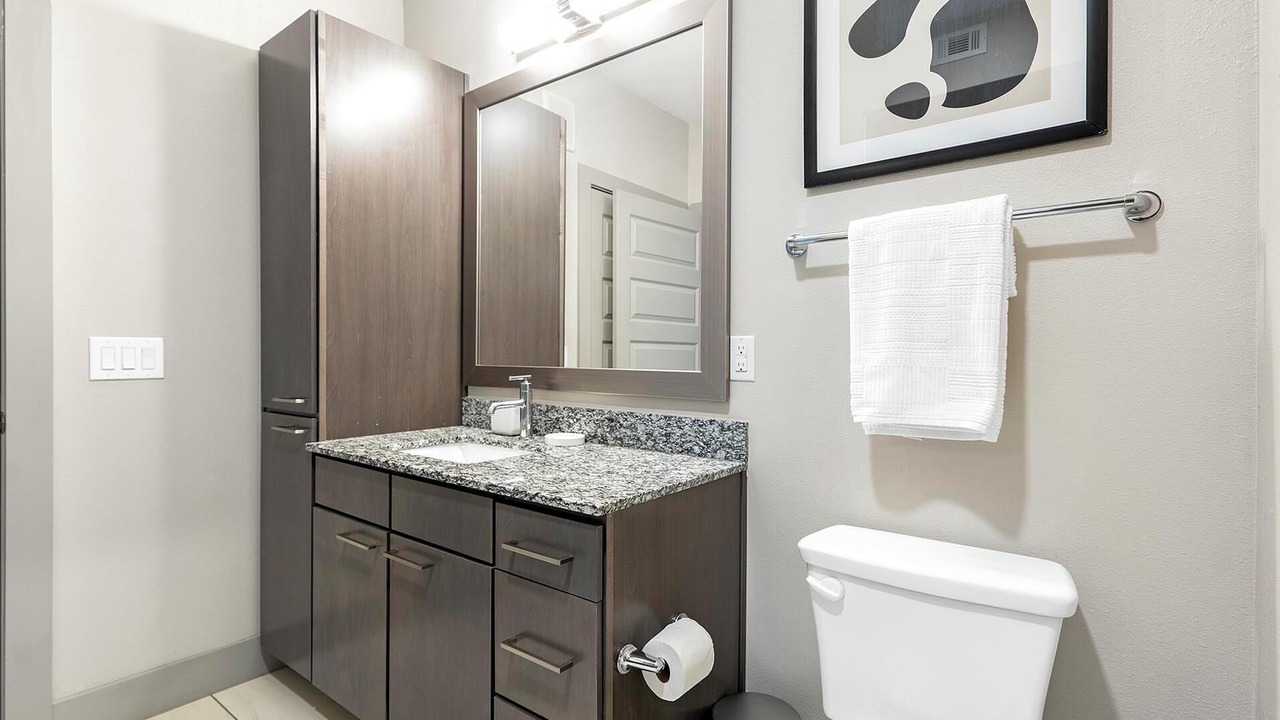 Photo of Bathroom in Montopolis