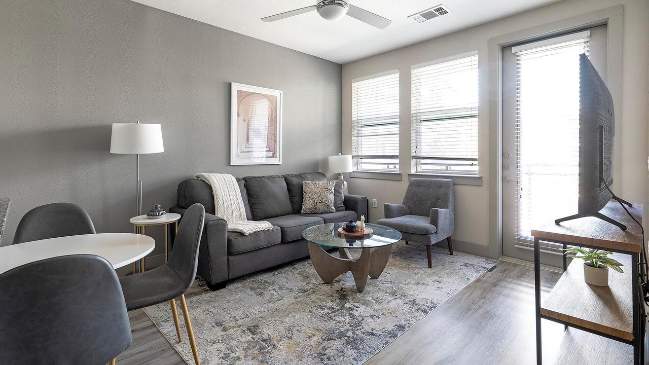 Photo of Livingroom in Montopolis
