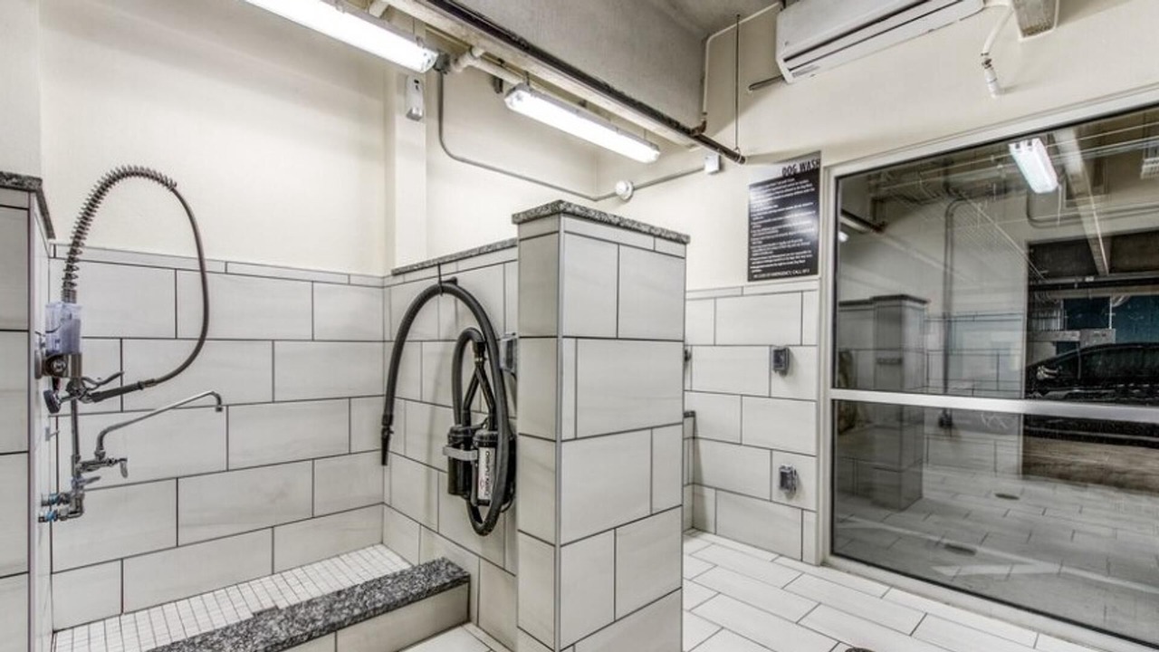 Photo of Bathroom in Montopolis