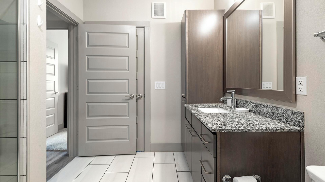 Photo of Bathroom in Montopolis