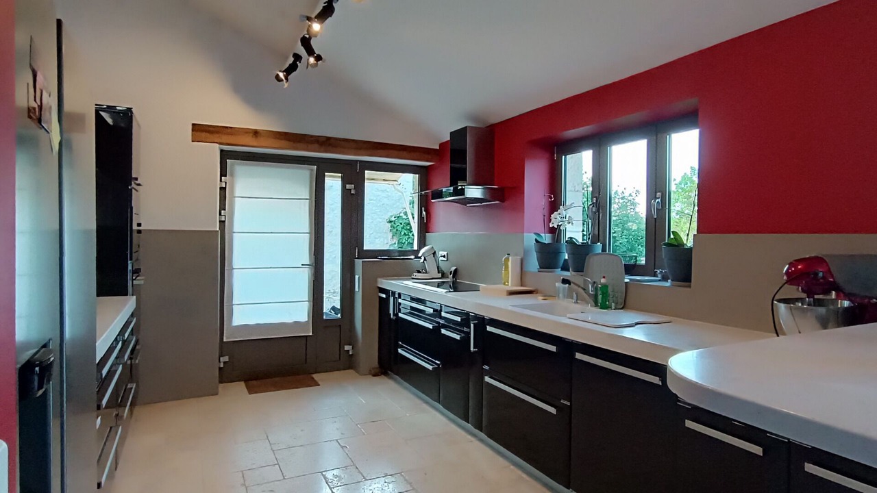 Photo of Kitchen in Saint-Beauzeil