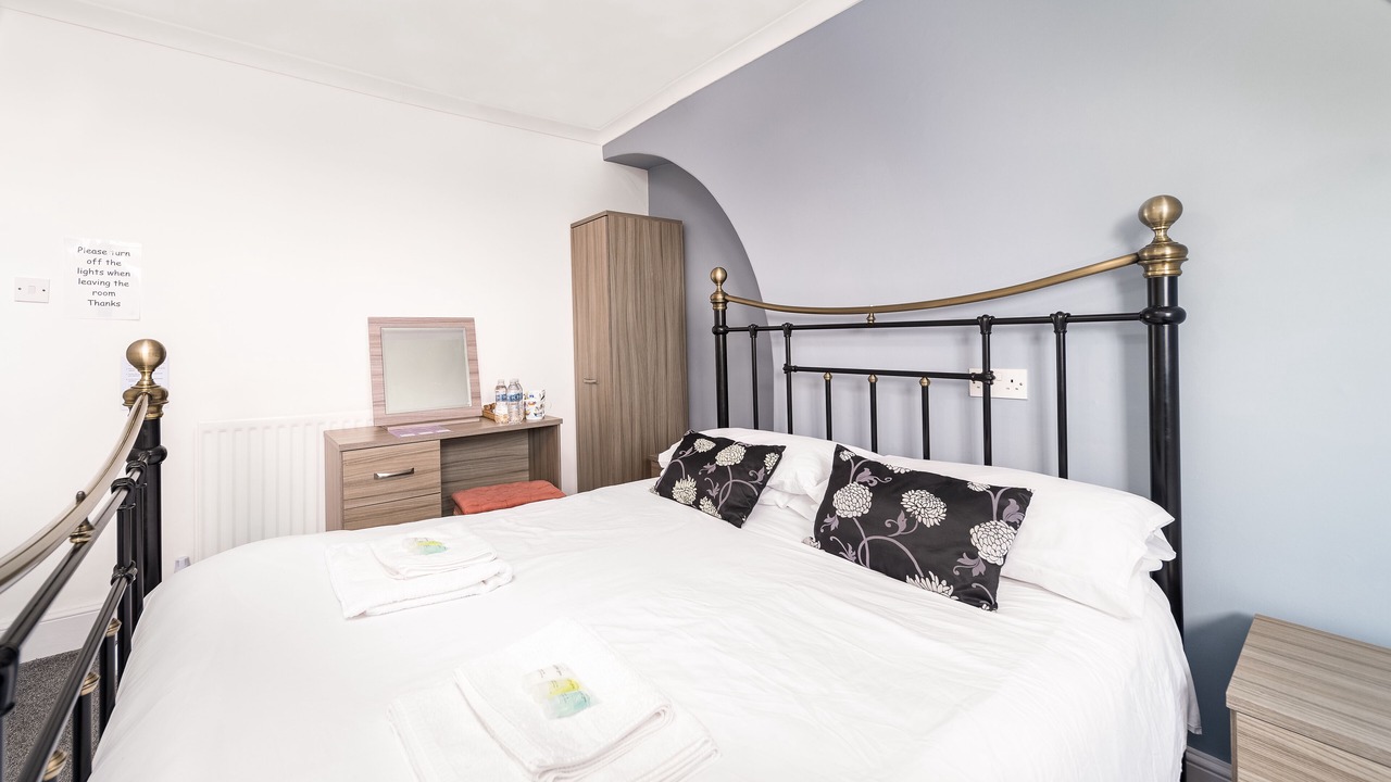 Photo of Bedroom in West Cliff