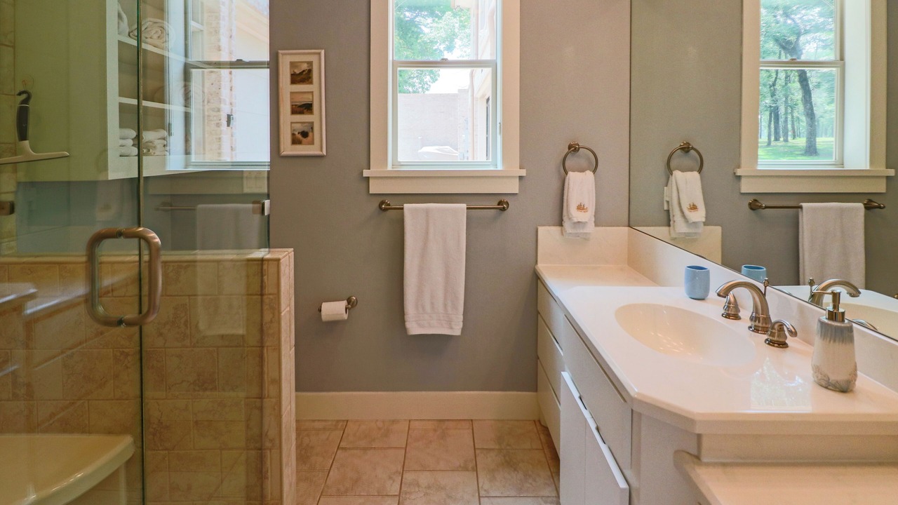 Photo of Bathroom in Tool