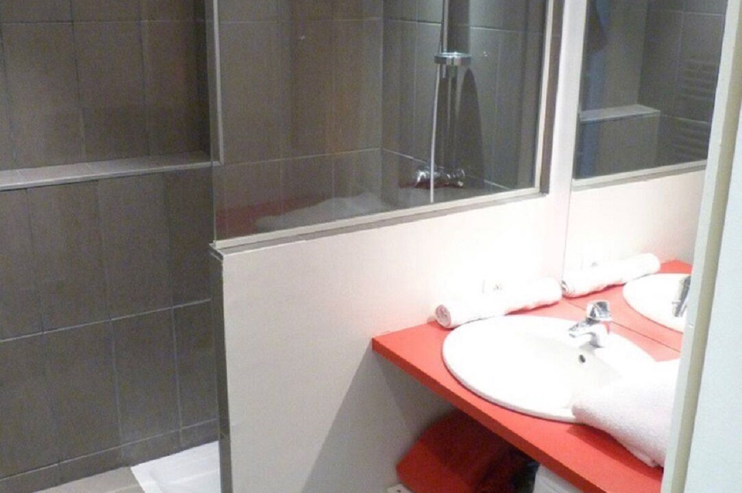 Photo of Bathroom in Voltaire - Saint Amour