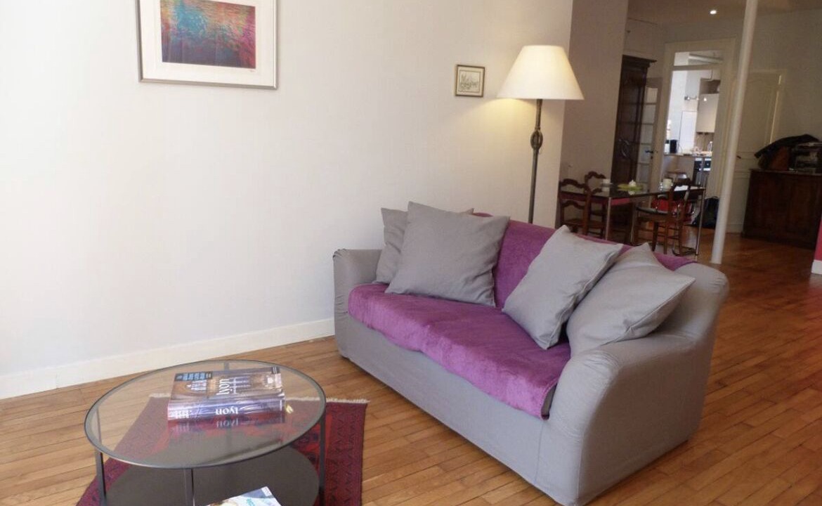 Photo of Livingroom in Voltaire - Saint Amour