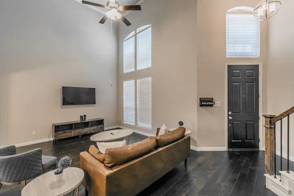 Photo of Livingroom in North Central Carrollton