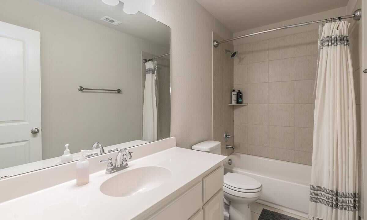 Photo of Bathroom in North Central Carrollton