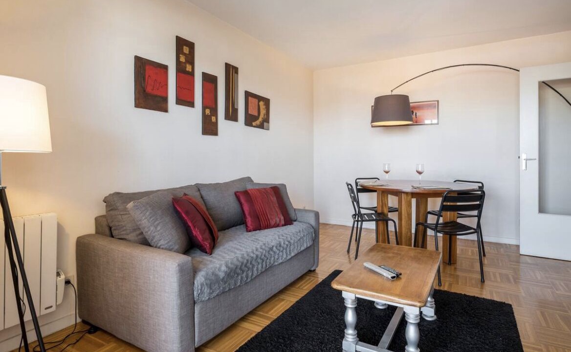 Photo of Livingroom in 8th Arrondissement