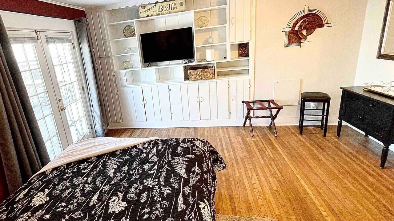 Photo of Bedroom in Hutchinson