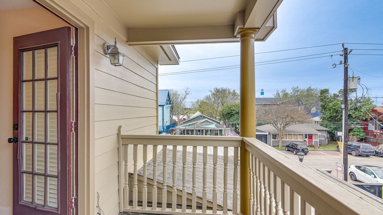 Photo of Patio Balcony in Clear Lake Shores